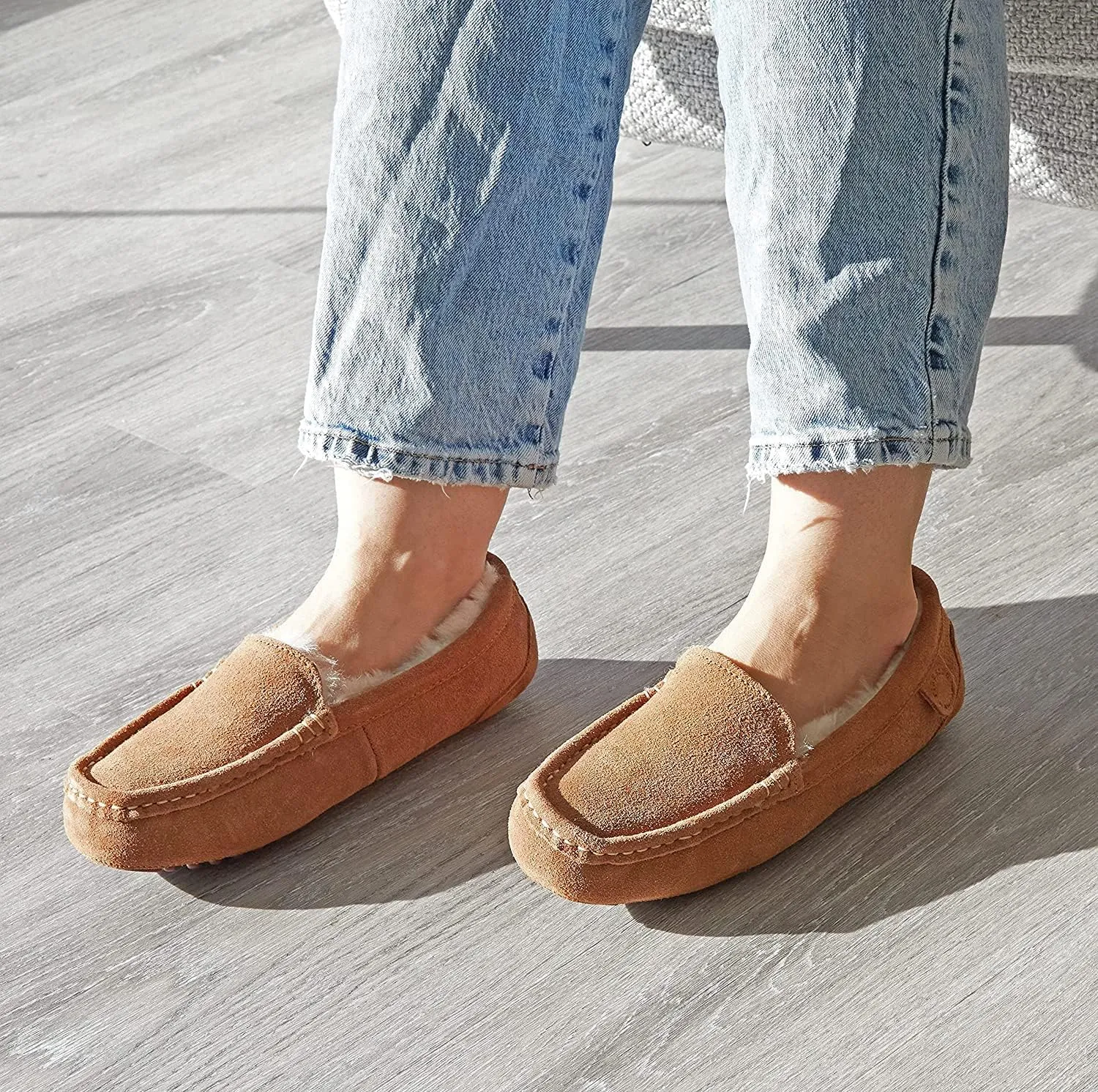 Fireside by Dearfoams Women's Shearling Victoria Moccasin Slippers  Color Chestnut Size 10M