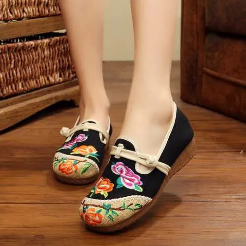 Flower Chinese Embroidered Casual Round Toe Buckle Flat Shoes