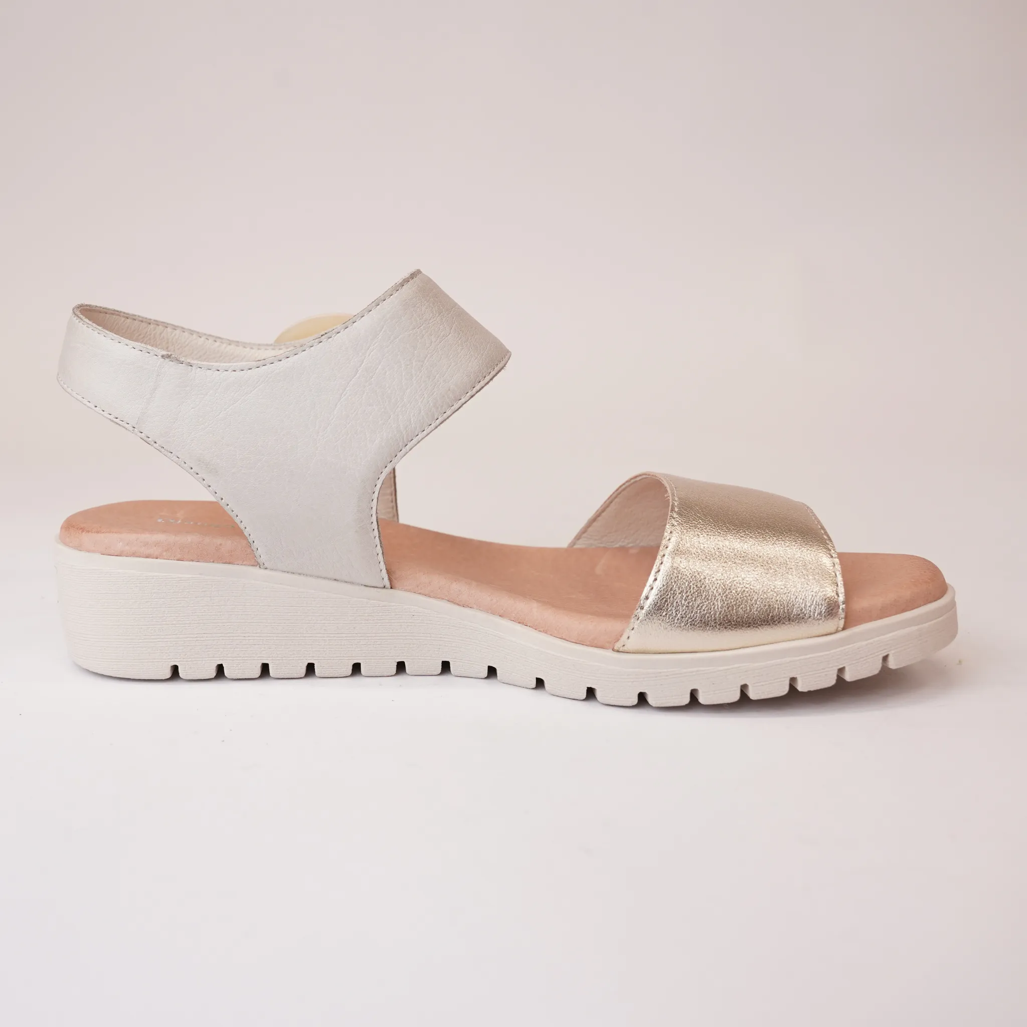 Manessay Pale Gold/ Almond Leather Sandals