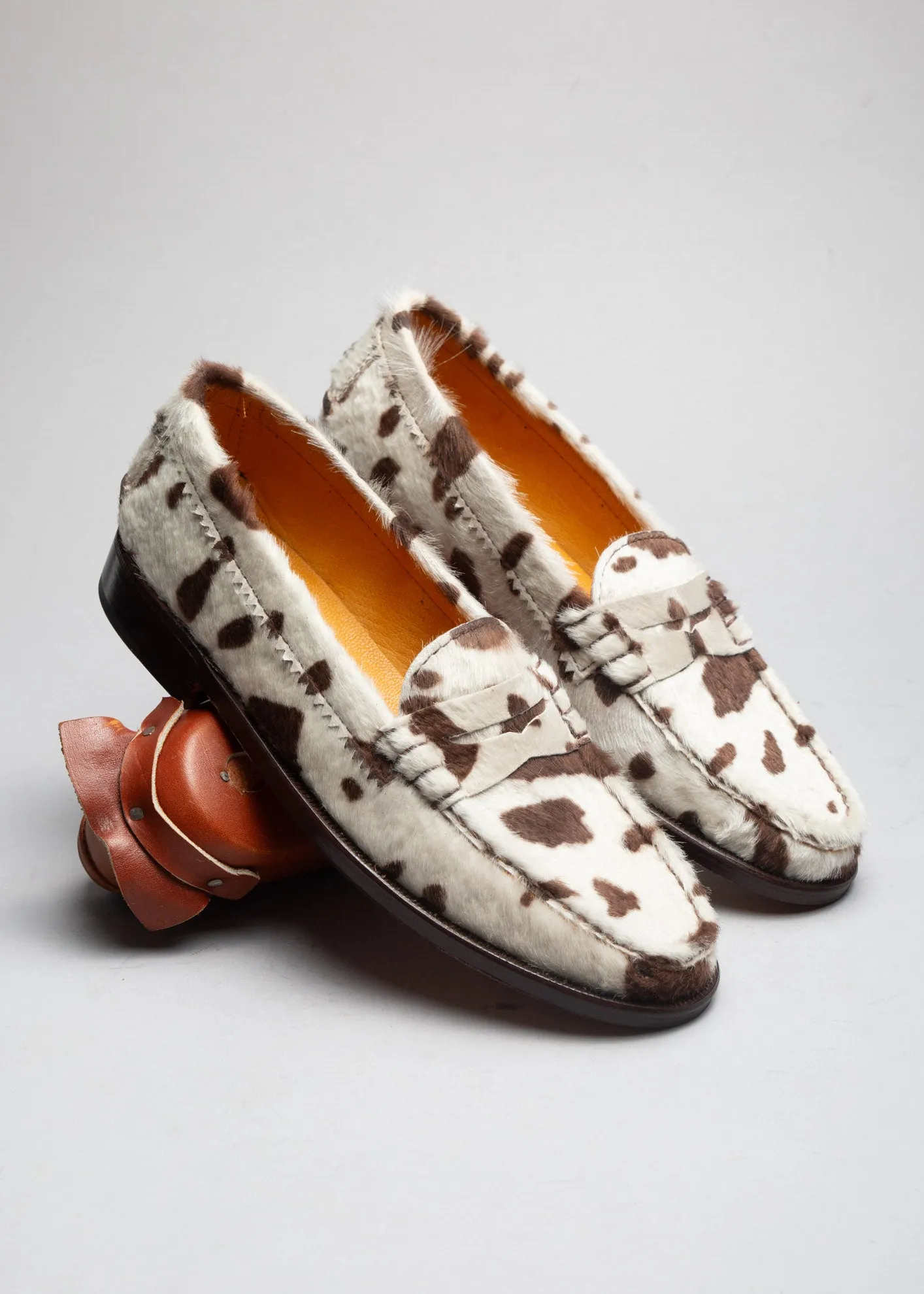 Moccasin 5379 White & Brown