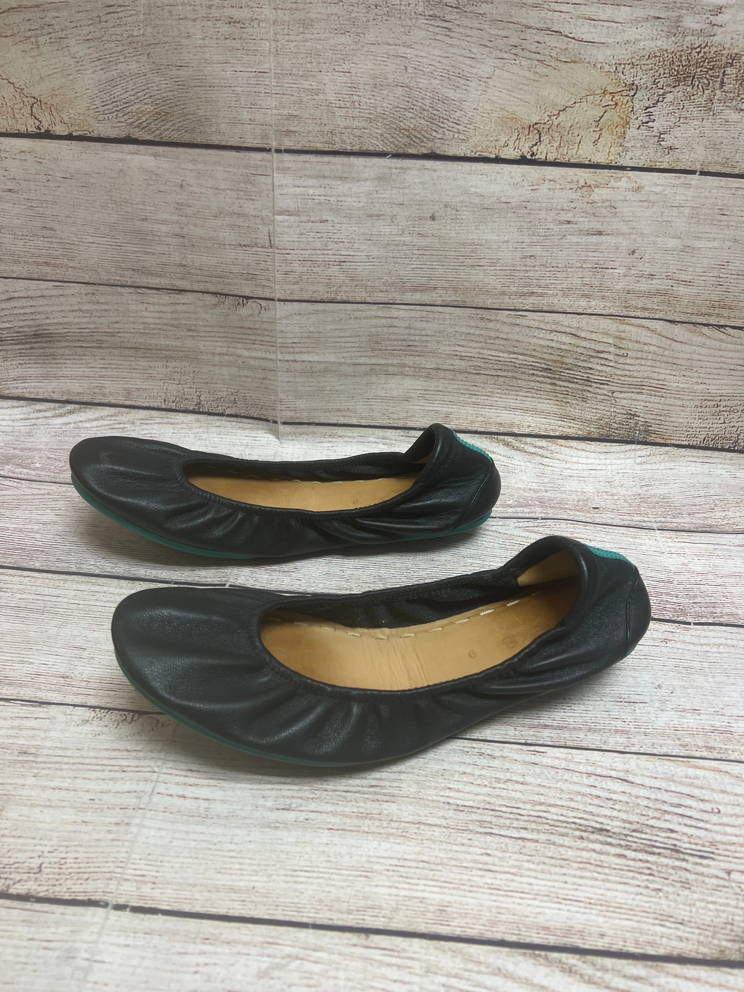 Shoes Flats By Tieks In Black, Size: 9