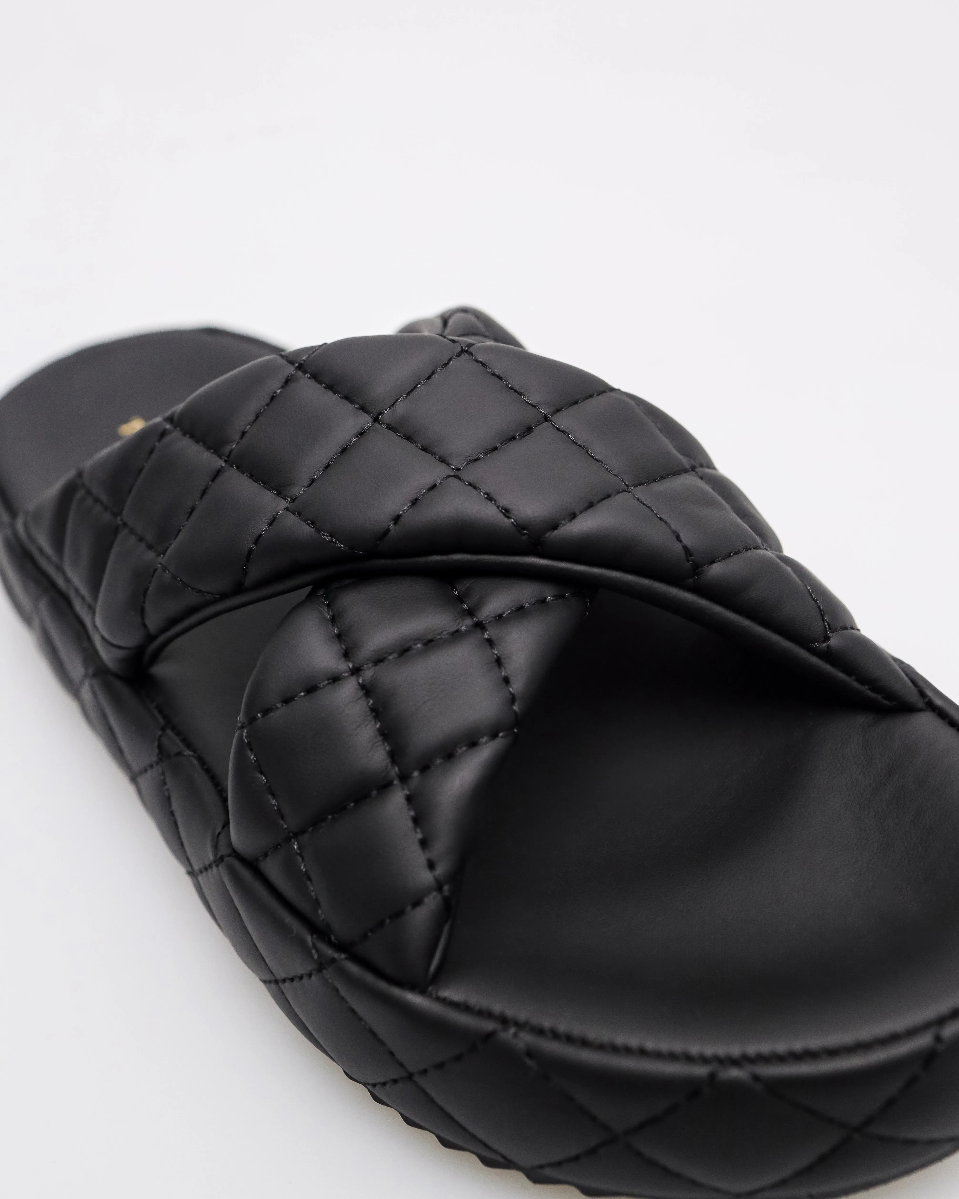 Tomaz NN394 Ladies Cross Quilted Slipper