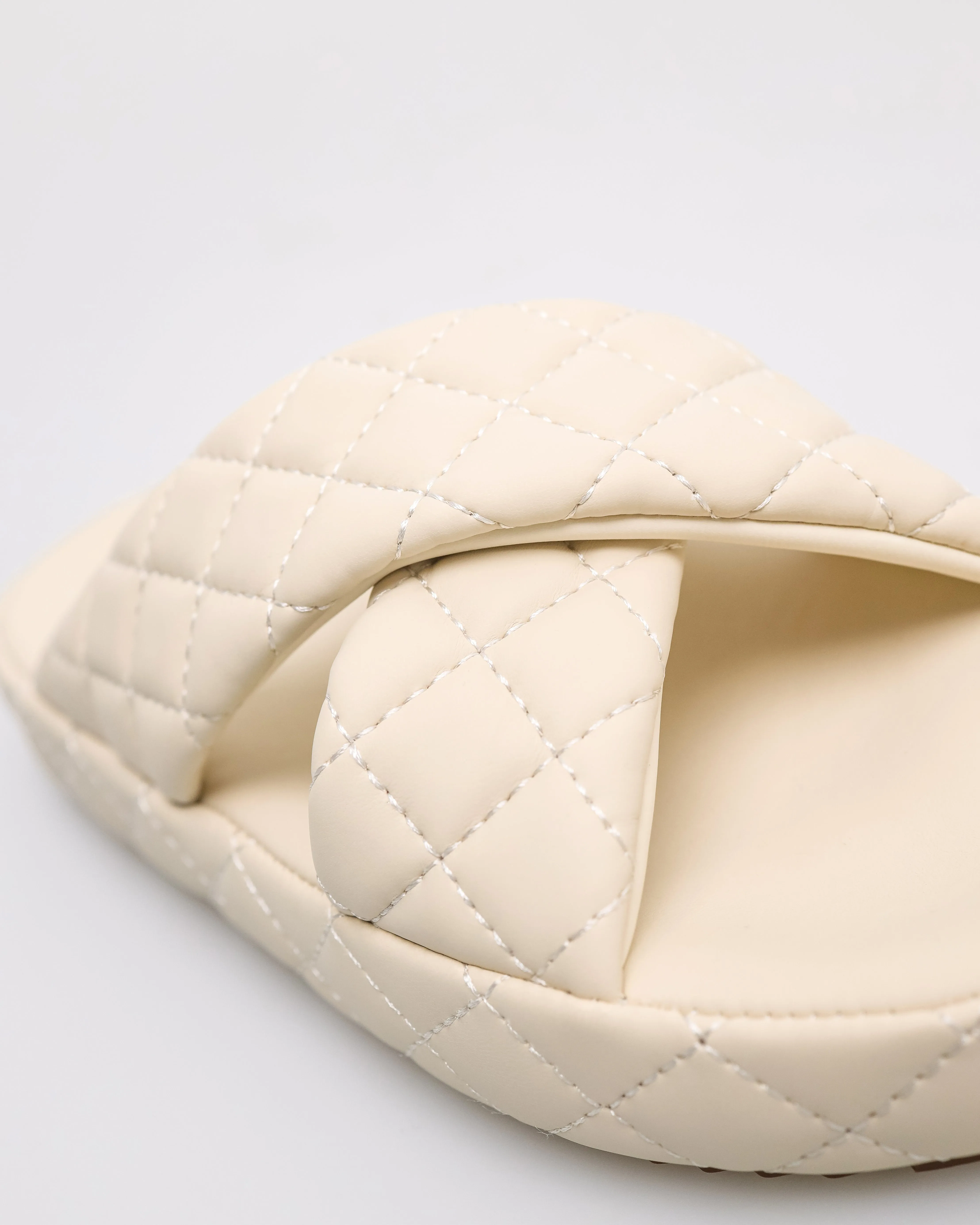 Tomaz NN394 Ladies Cross Quilted Slipper