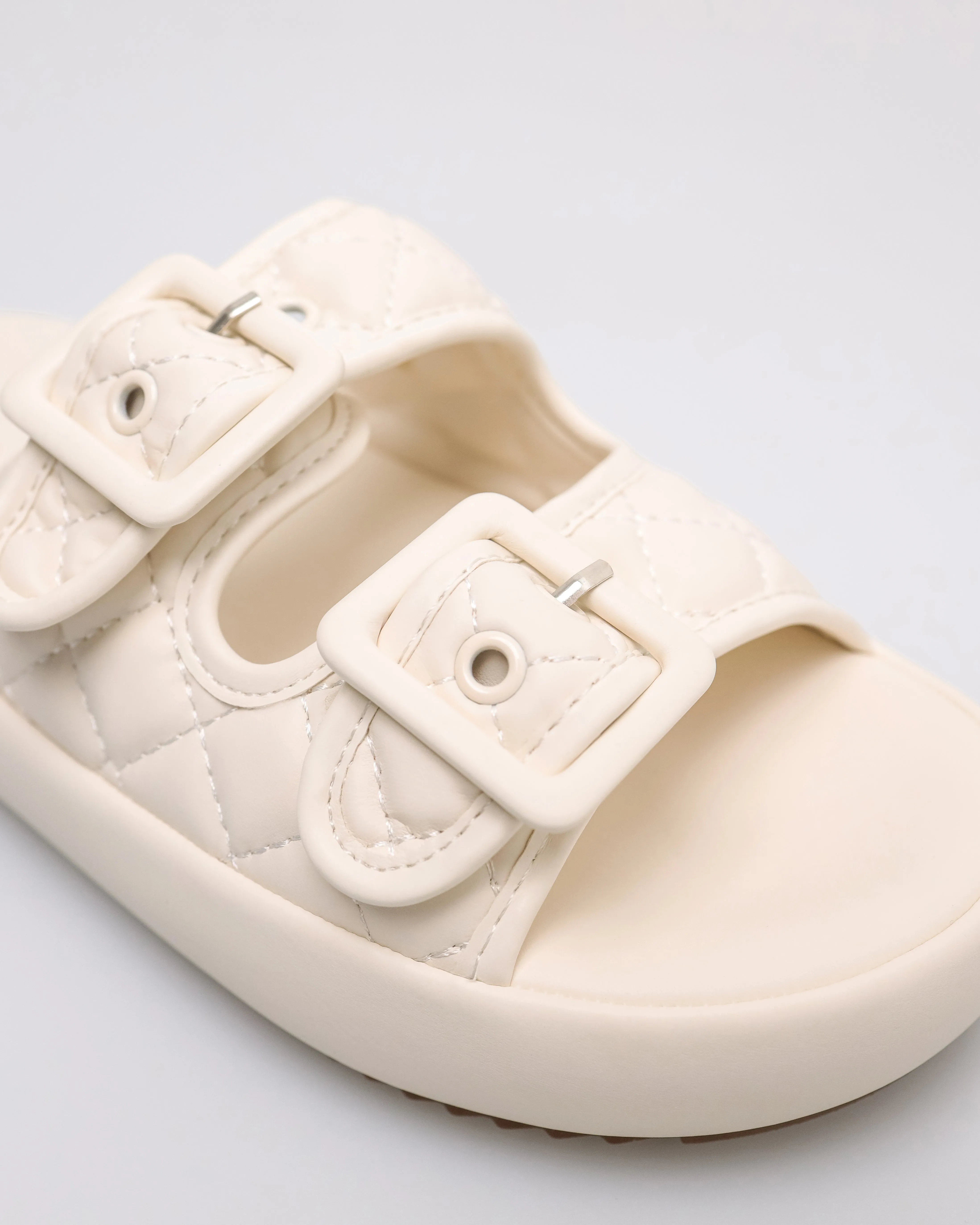 Tomaz NN448 Ladies Quilted Buckle Flats