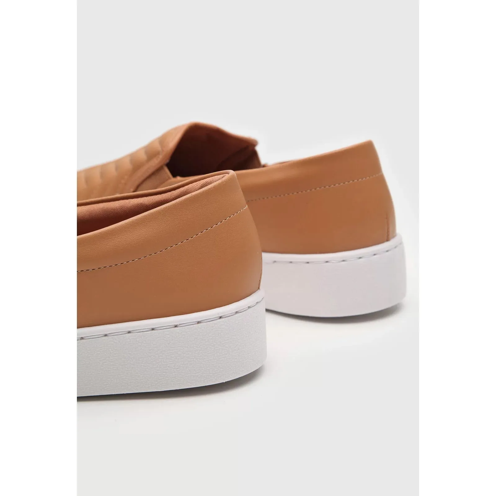 Vizzano 1214-1010 Slip-on Sneaker in Camel Napa